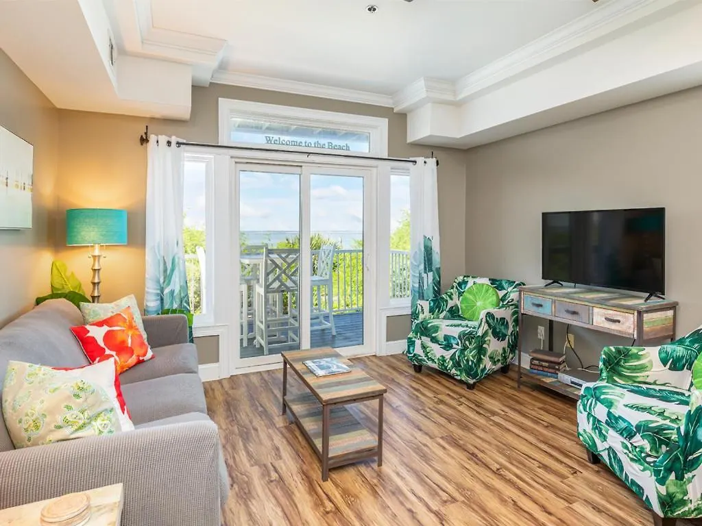 Bay View 106 *