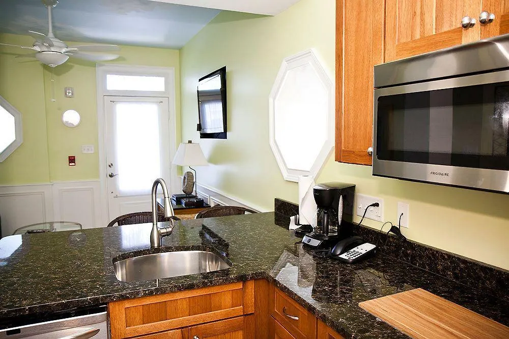 Hotel Desoto Gardens Tybee Island