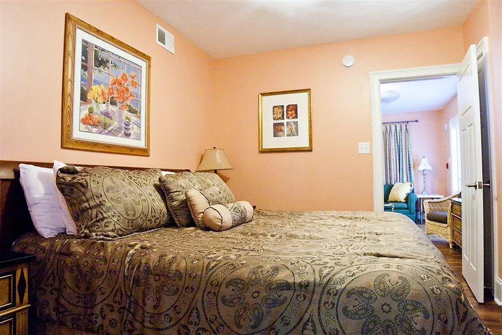Hotel Desoto Gardens