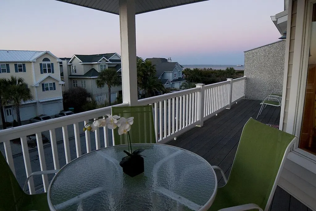 Officer's View At Captain's Row - Six Bedroom Tybee Island