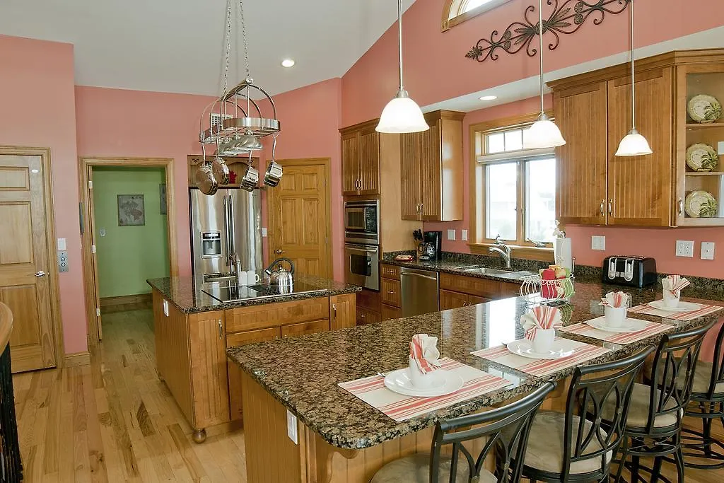 Officer's View At Captain's Row - Six Bedroom Holiday home