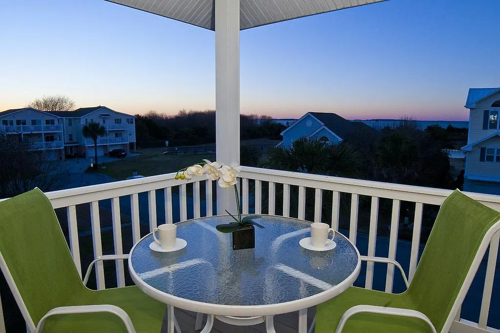 Officer's View At Captain's Row - Six Bedroom