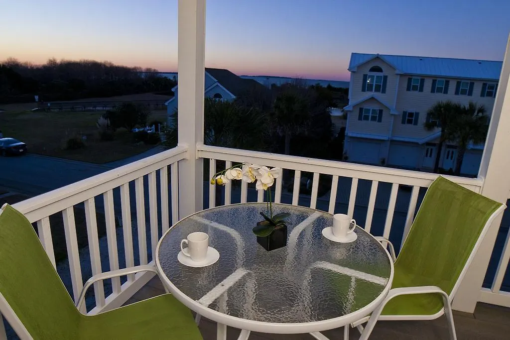 Officer's View At Captain's Row - Six Bedroom Holiday home *