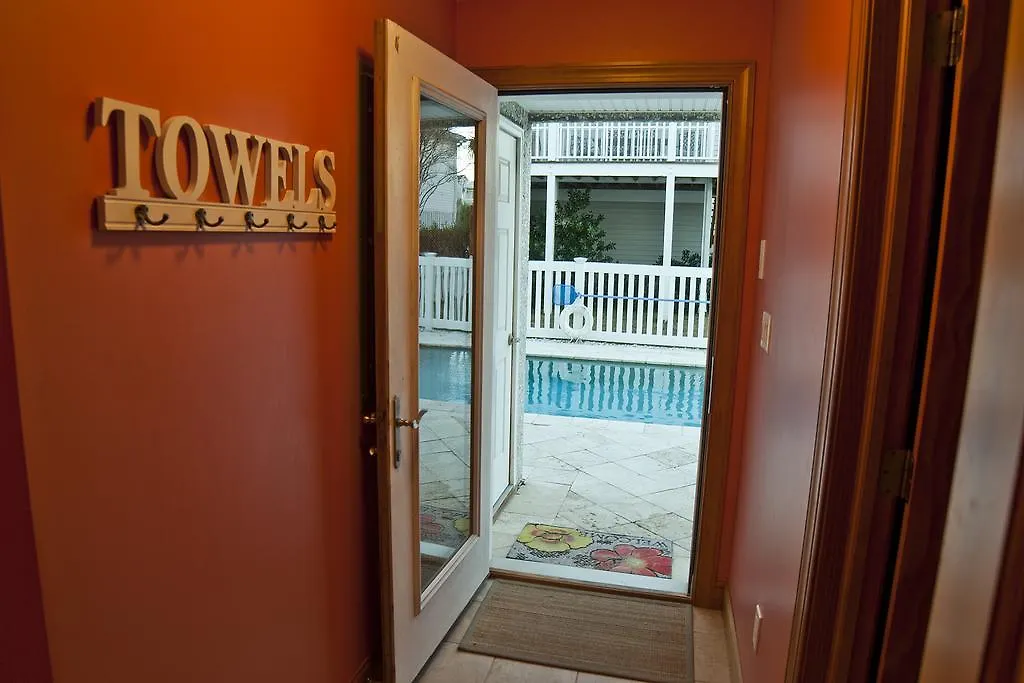 Officer's View At Captain's Row - Six Bedroom *