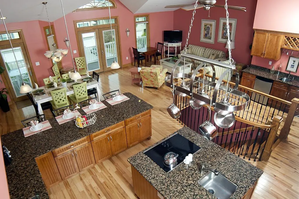Officer's View At Captain's Row - Six Bedroom Holiday home Tybee Island