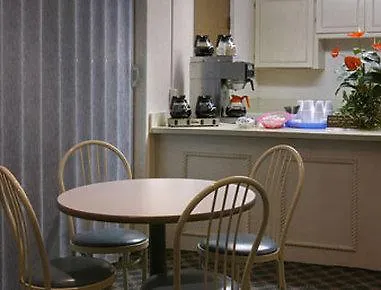 Howard Johnson Savannah Ga 4*
