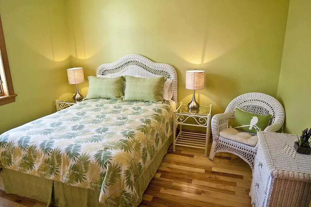 Officer's View At Captain's Row - Six Bedroom Holiday home Tybee Island
