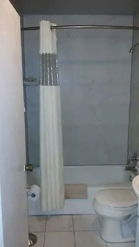 Atlantis - Hotel 2*