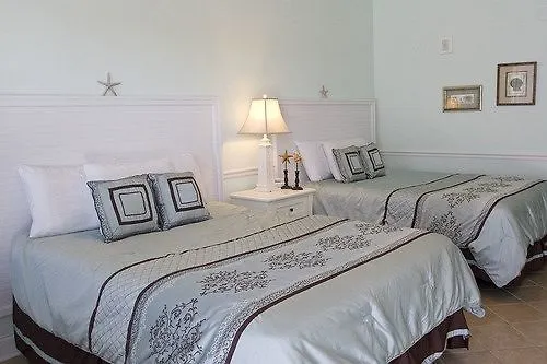 Курортный комплекс Sea And Breeze And 3*