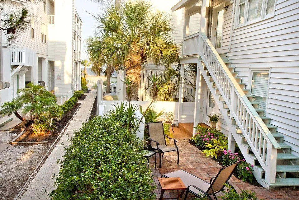 Desoto Gardens Hotel Tybee Island
