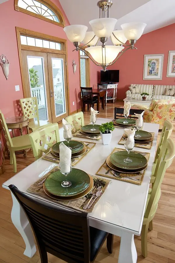 Officer's View At Captain's Row - Six Bedroom *