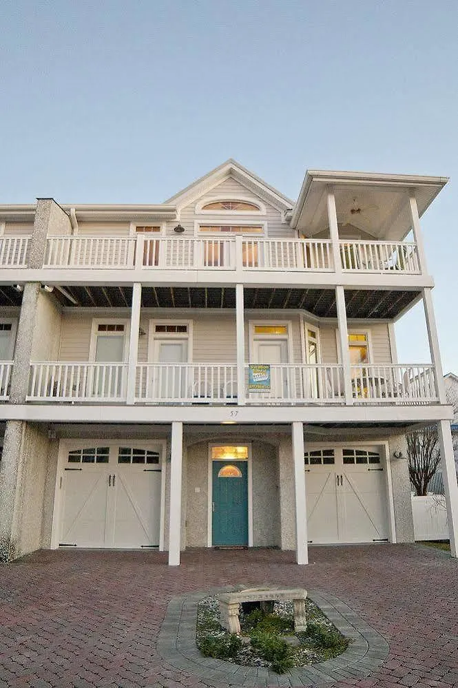 Holiday home Officer's View At Captain's Row - Six Bedroom *