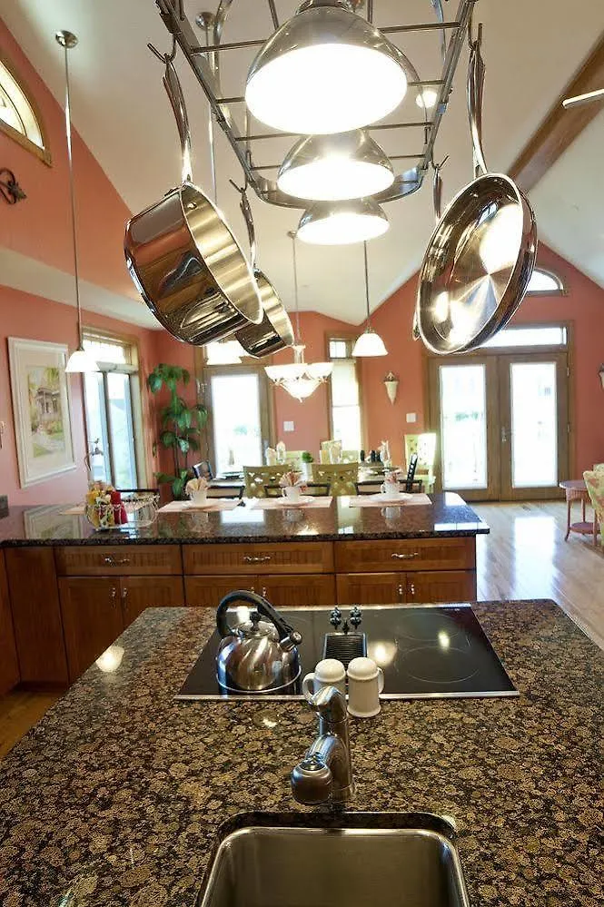 Officer's View At Captain's Row - Six Bedroom * Tybee Island