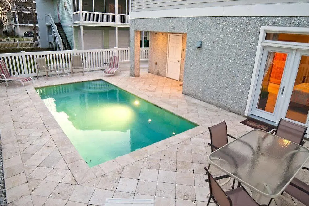 Officer's View At Captain's Row - Six Bedroom * Tybee Island