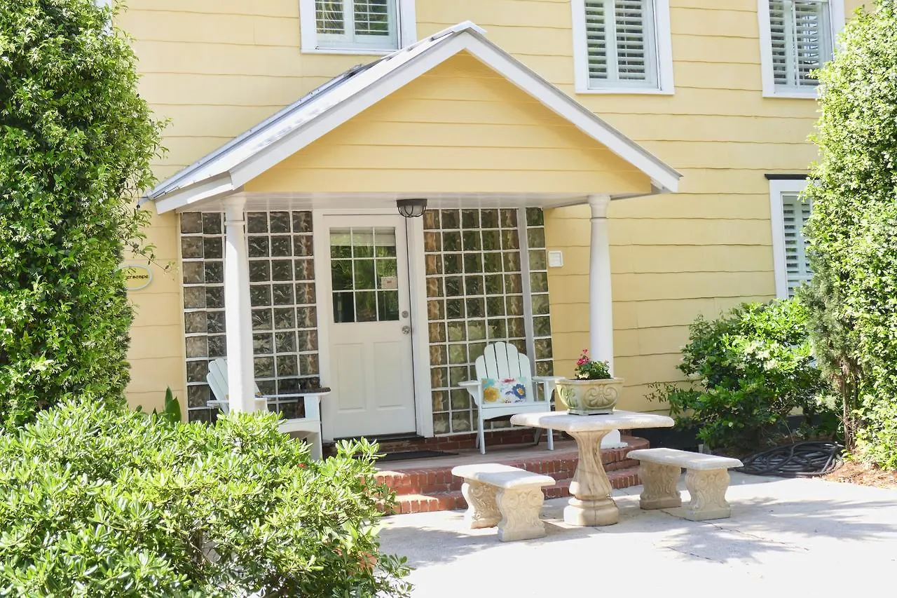 Beachview And Bed & Breakfast 4*
