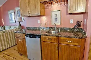 Officer's View At Captain's Row - Six Bedroom Holiday home Tybee Island