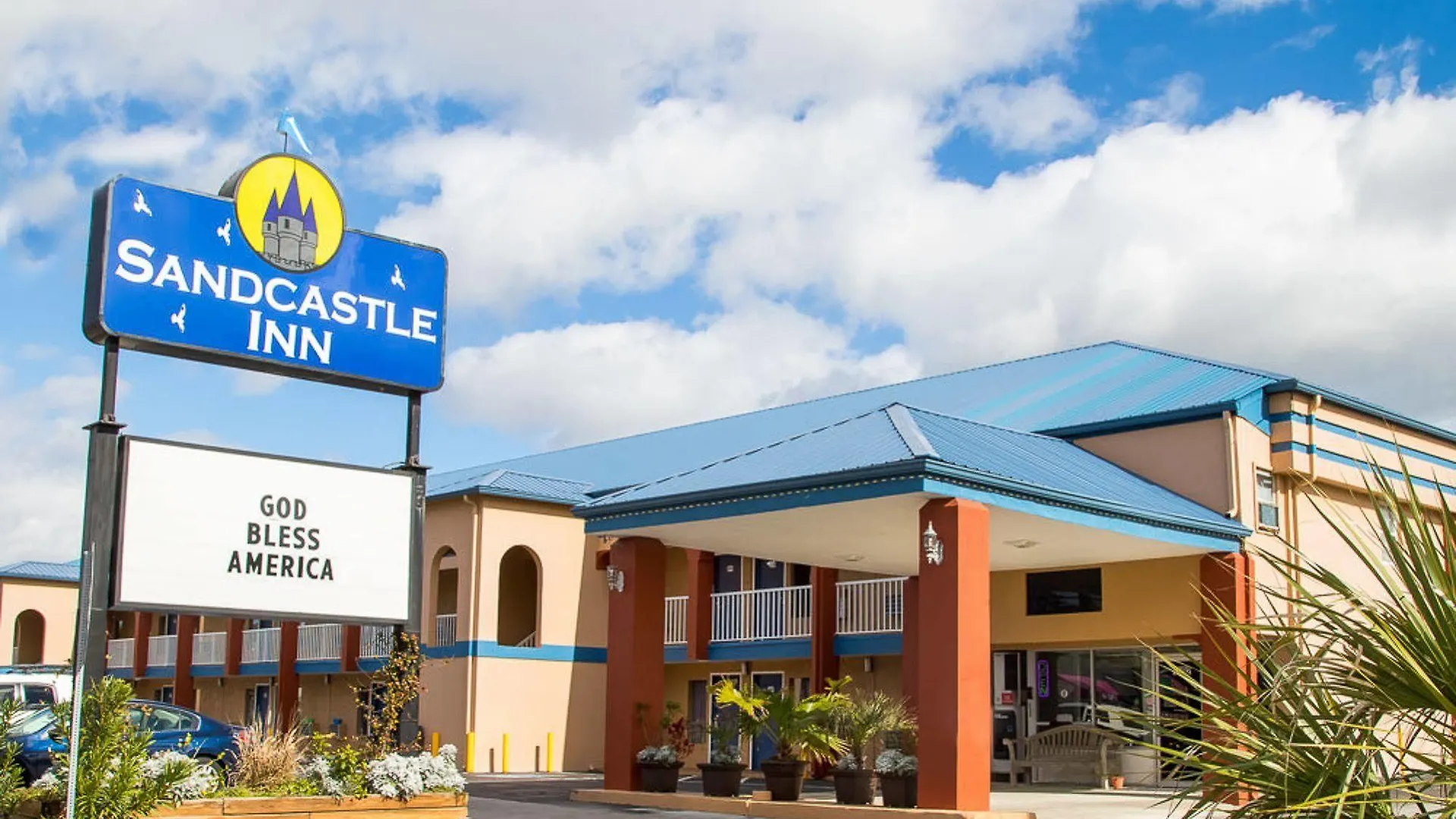 Sandcastle Motel 2*