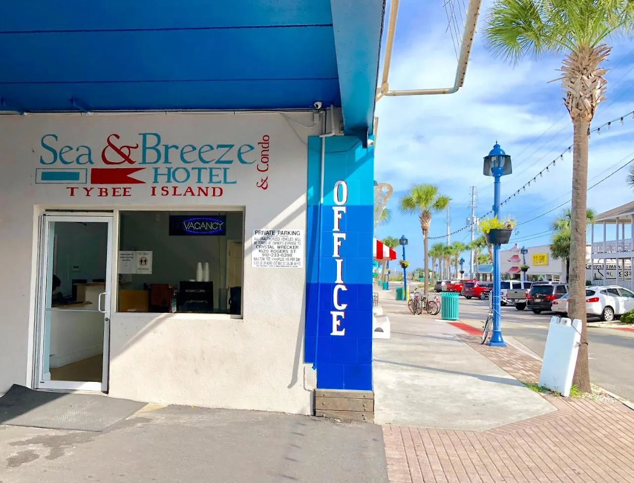 Курортный комплекс Sea And Breeze And
