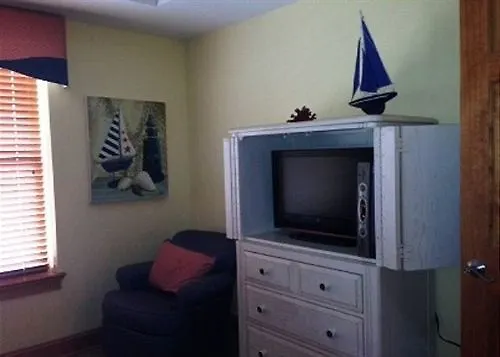 Tybee Club At Beachside Colony Hotel