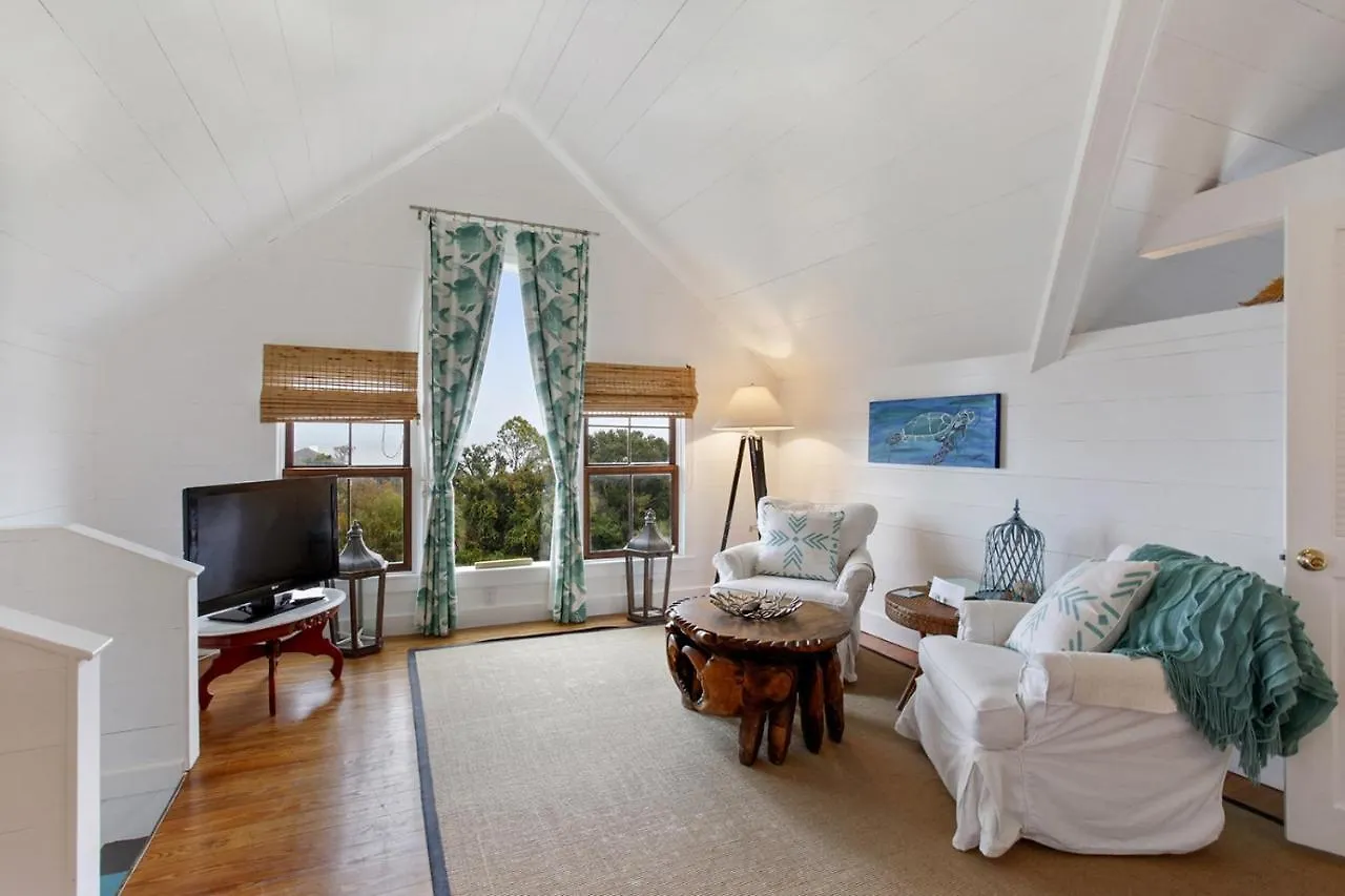 Surf Song Bed & Breakfast 3*