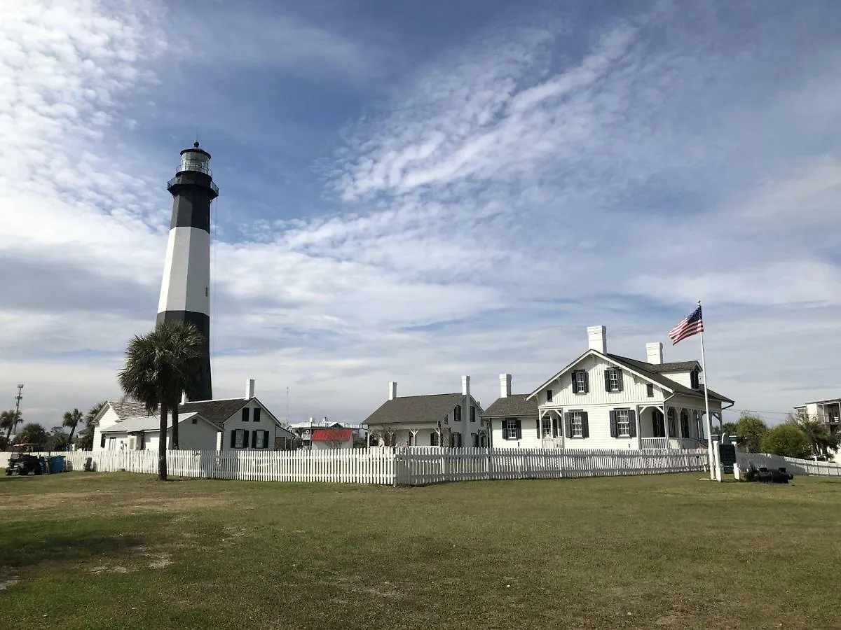 The Lighthouse 3*