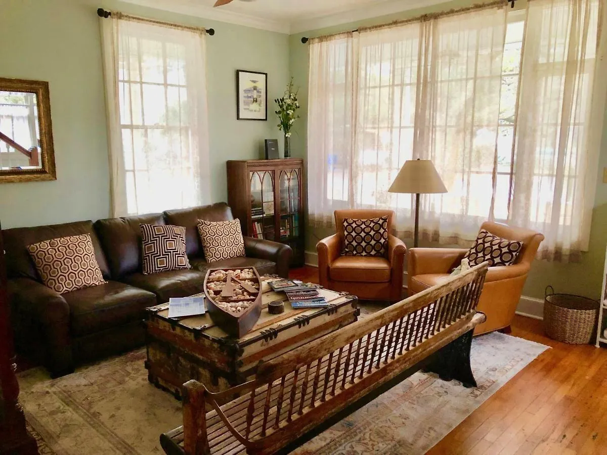 The Lighthouse Bed & Breakfast 3*
