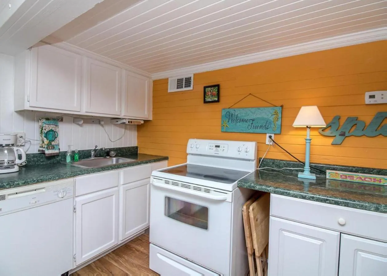 Apartment 19th St. Beachside Hideaway