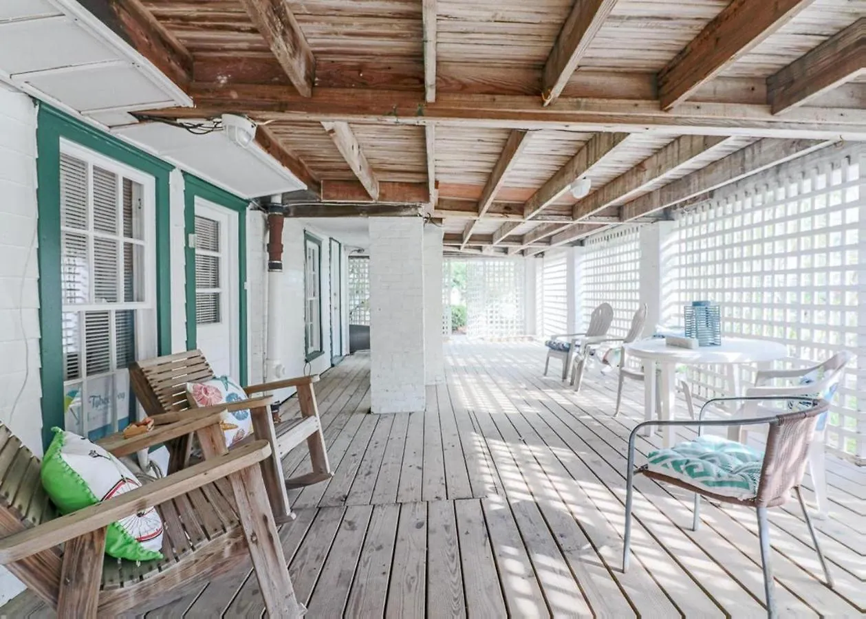 19th St. Beachside Hideaway Tybee Island