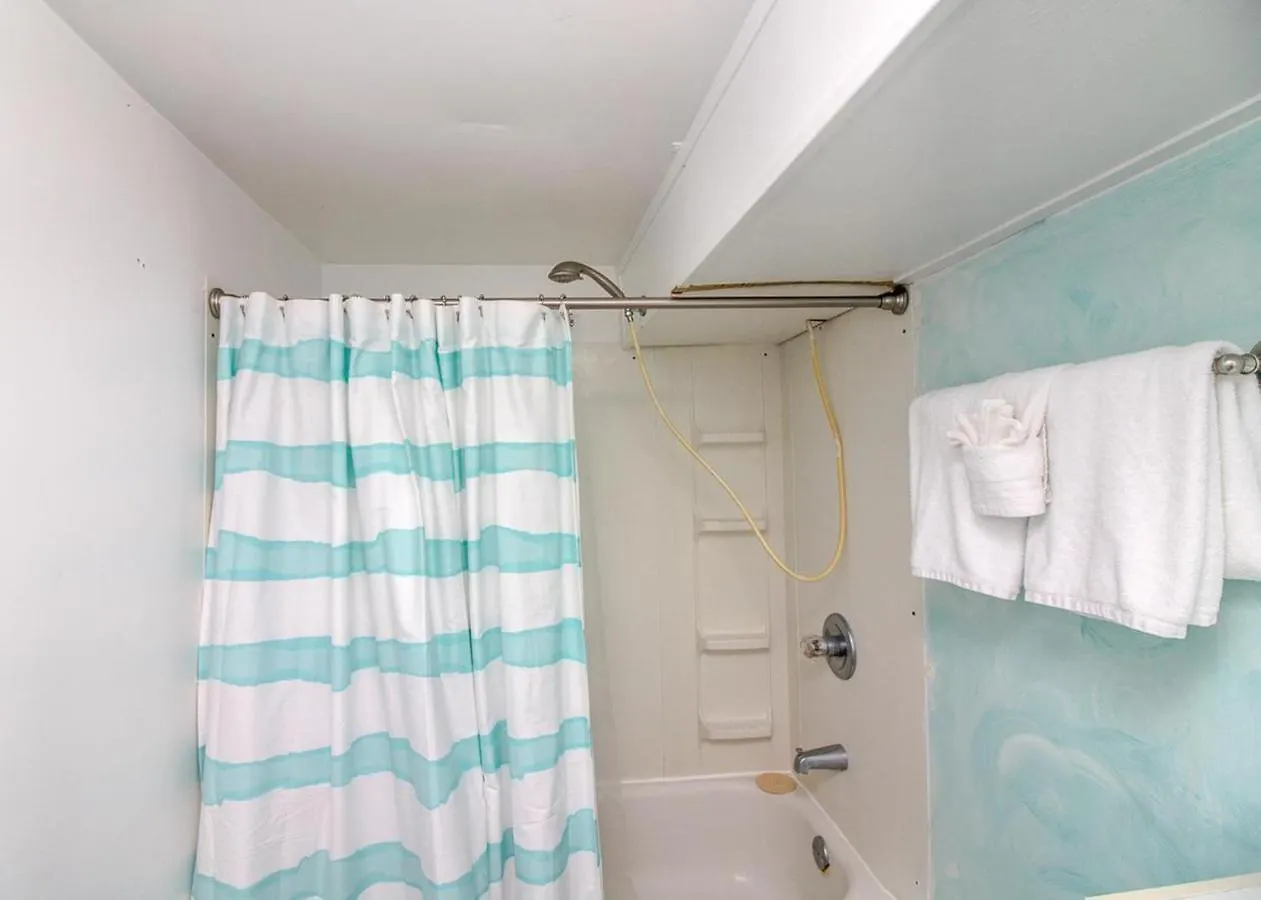 19th St. Beachside Hideaway Apartment *