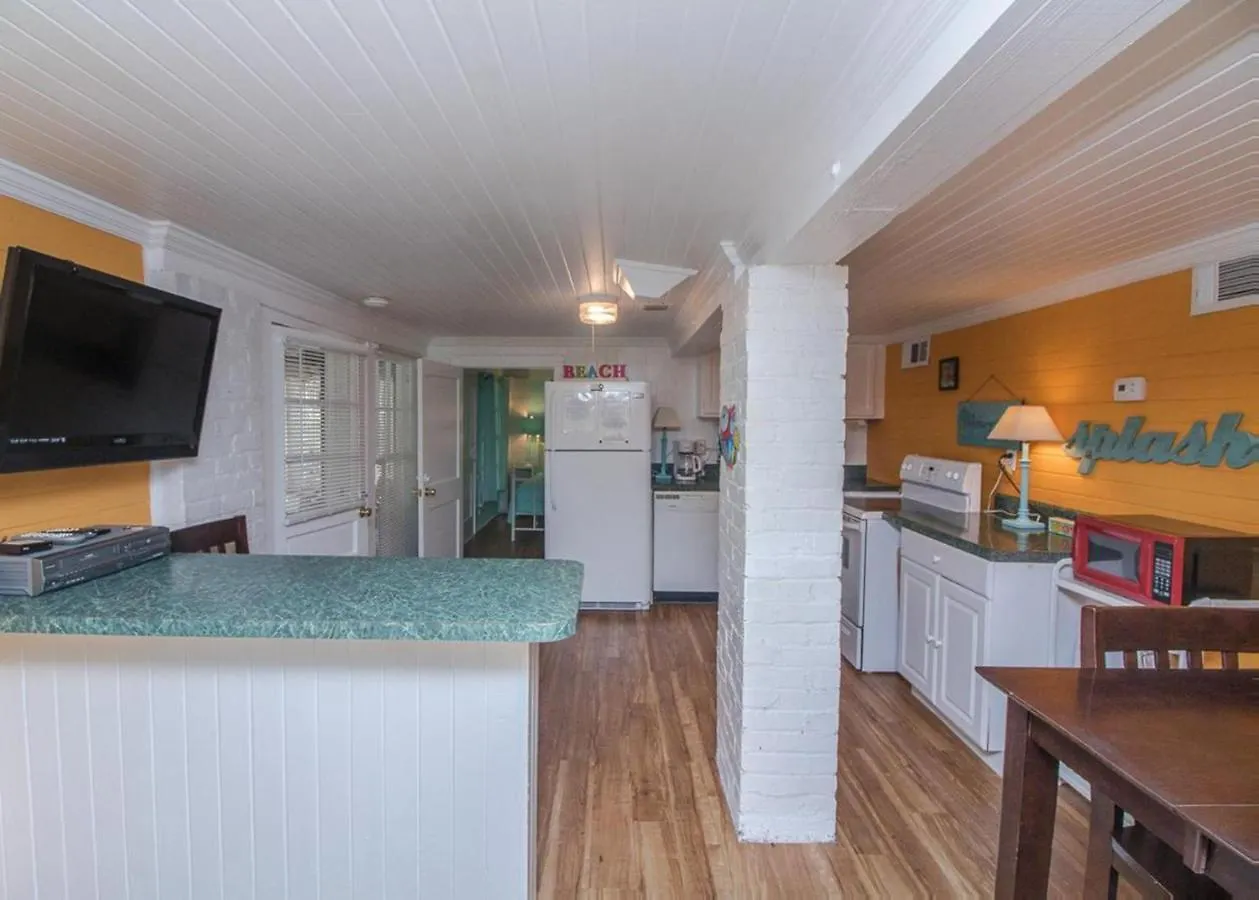 19th St. Beachside Hideaway * Tybee Island
