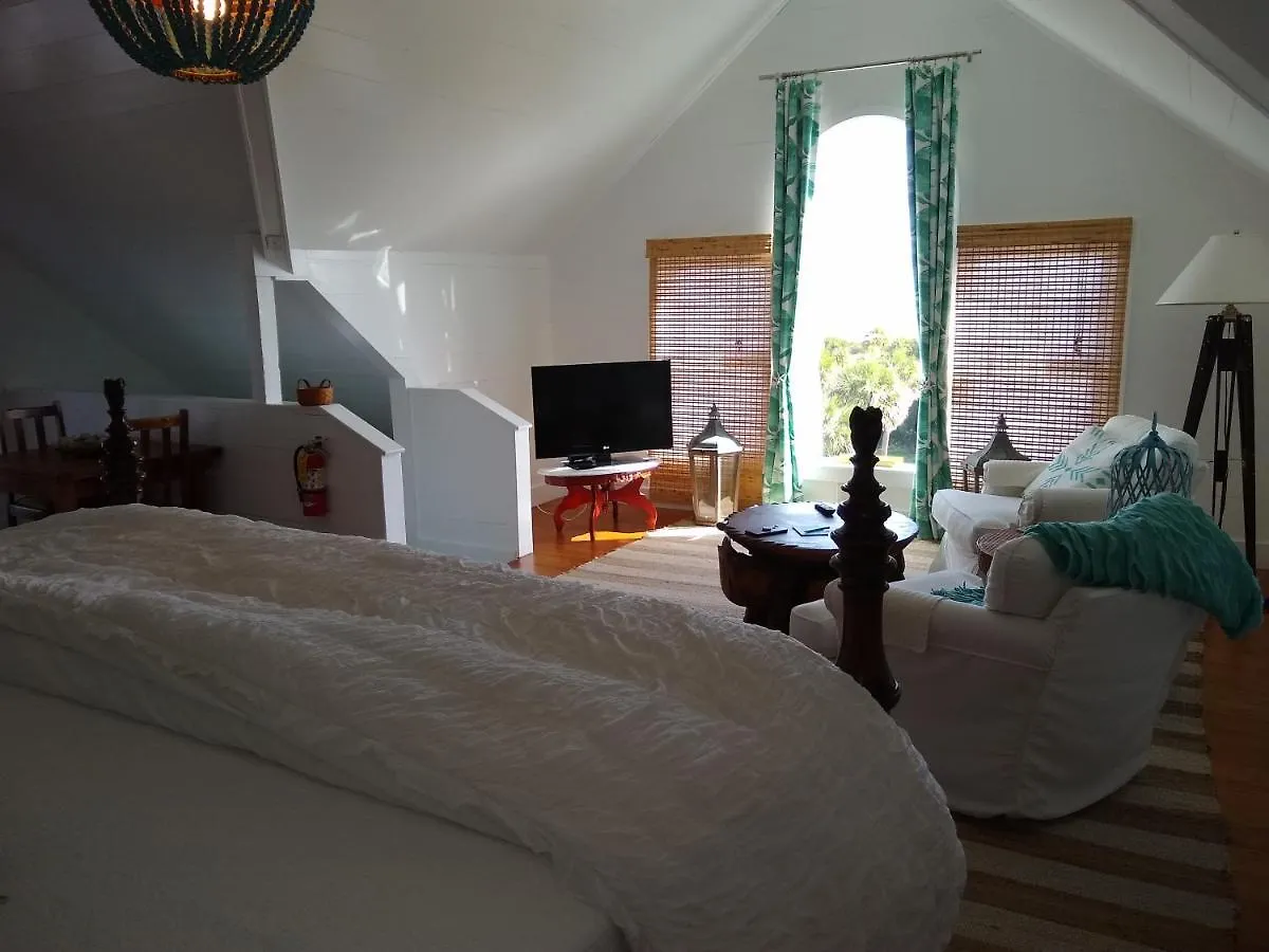 Bed & Breakfast Surf Song