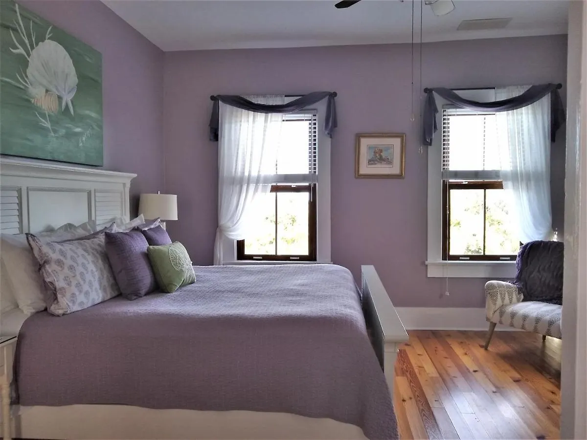 Surf Song Bed & Breakfast 3*