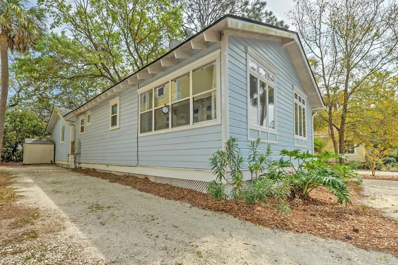 Blue With Patio, Walk To Beach
