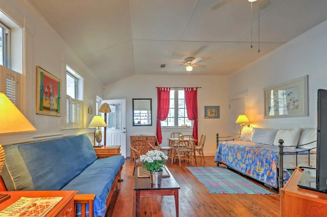 Blue With Patio, Walk To Beach Tybee Island