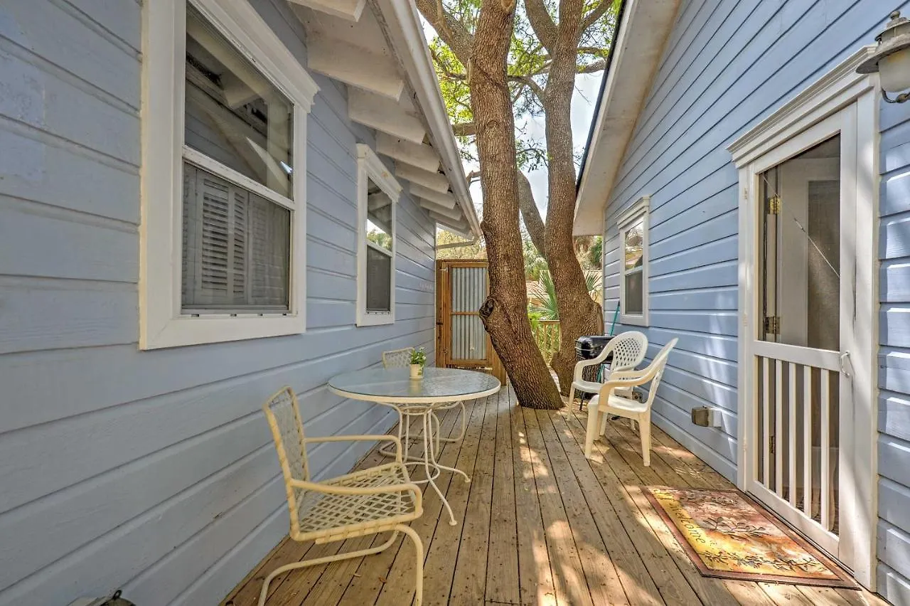 Blue With Patio, Walk To Beach *