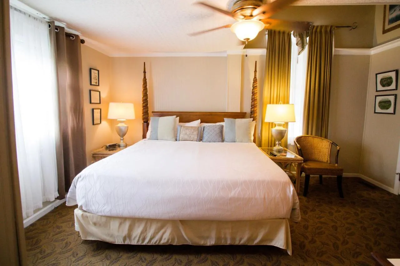 Tybee Island Inn Bed & Breakfast Bed & Breakfast
