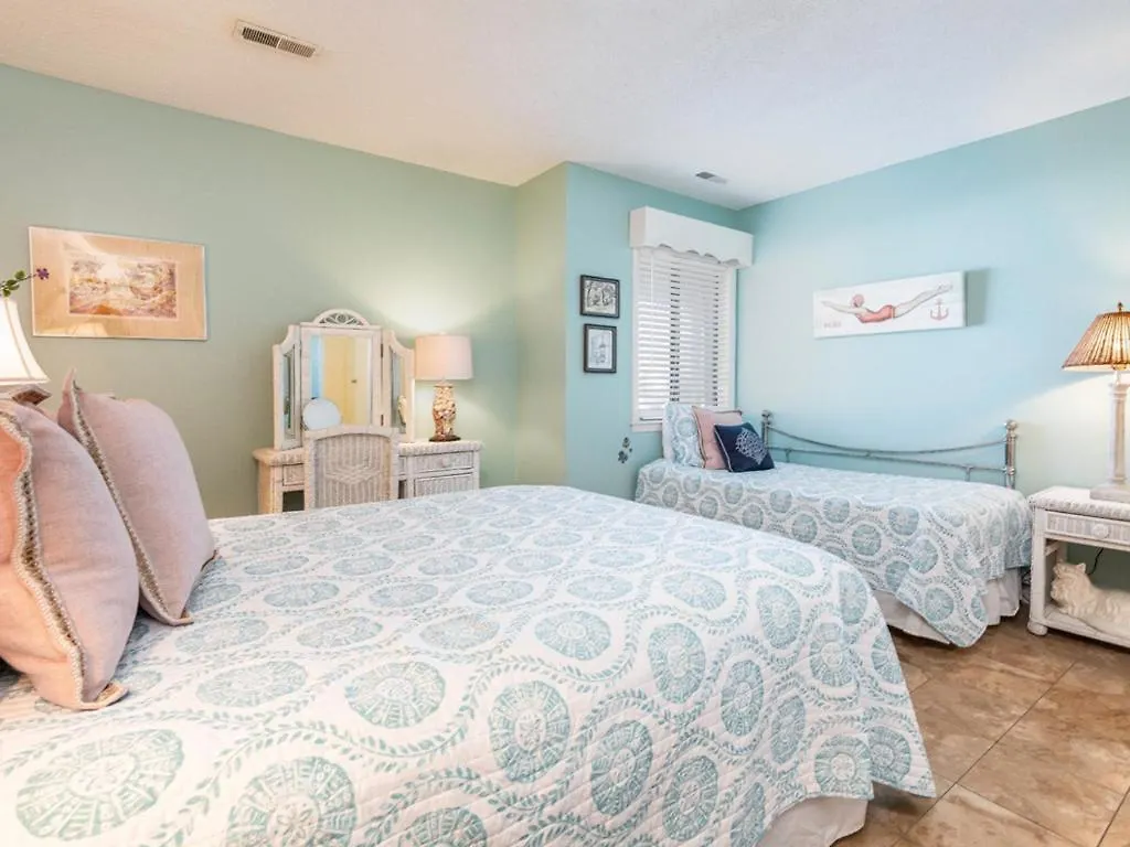Apartment Tybee Lights 114a