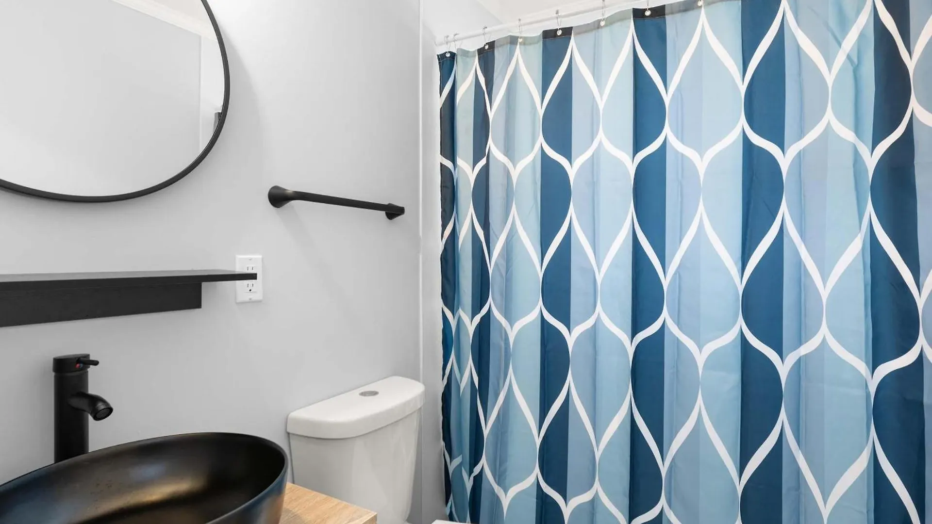 Ebb & Flow Unit 2 Holiday home *