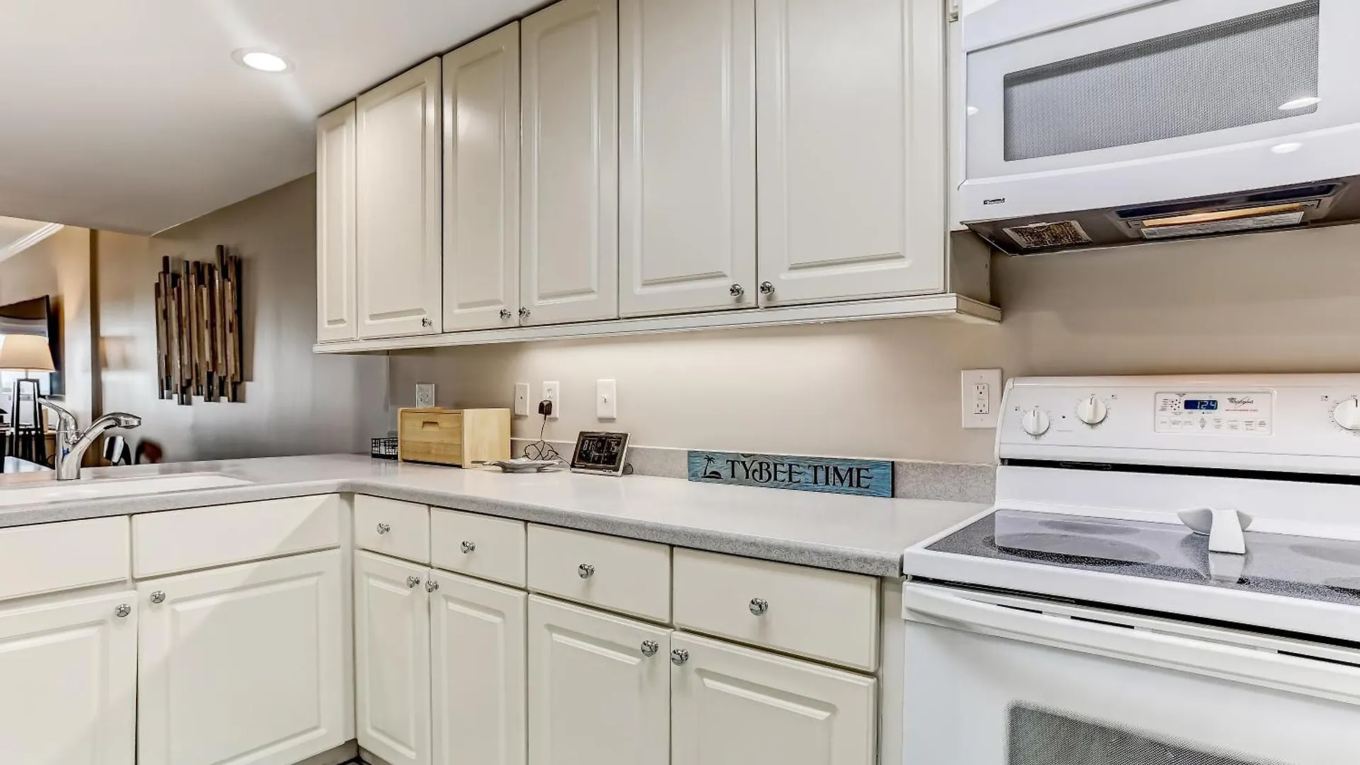 Wonderful Ocean Views, Heated Pool Access, Steps To Beach! By Southern Belle Tybee Holiday home Tybee Island