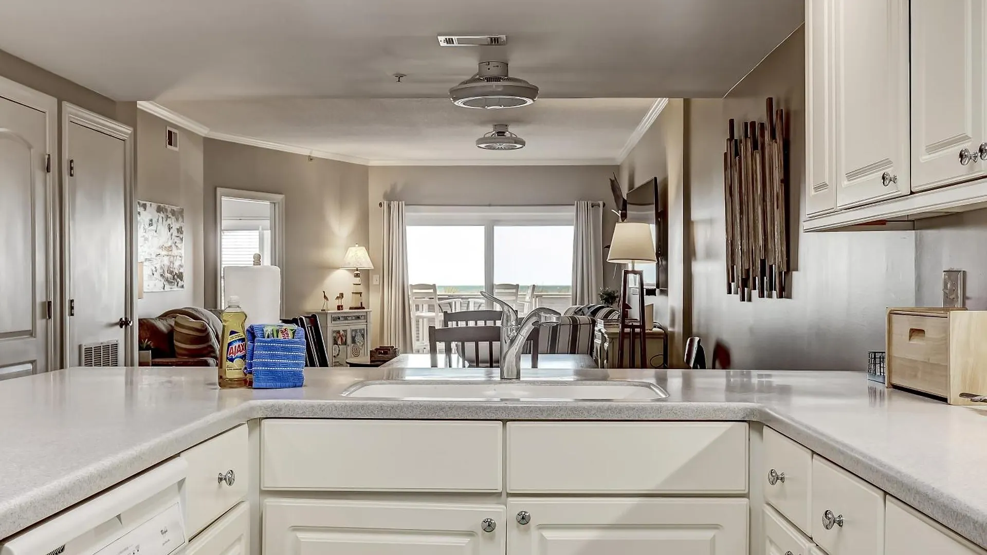 Wonderful Ocean Views, Heated Pool Access, Steps To Beach! By Southern Belle Tybee * Tybee Island