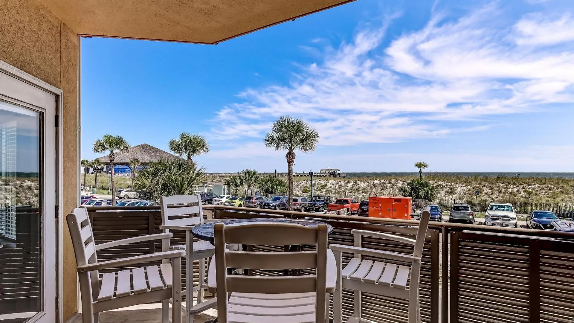 Holiday home Wonderful Ocean Views, Heated Pool Access, Steps To Beach! By Southern Belle Tybee *