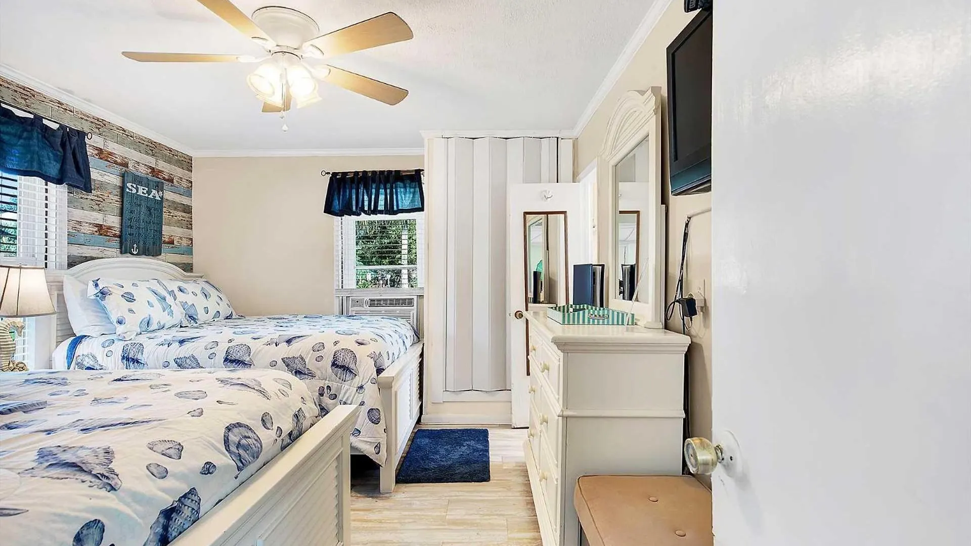 Suncatcher 1508-2nd Avenue A * Tybee Island