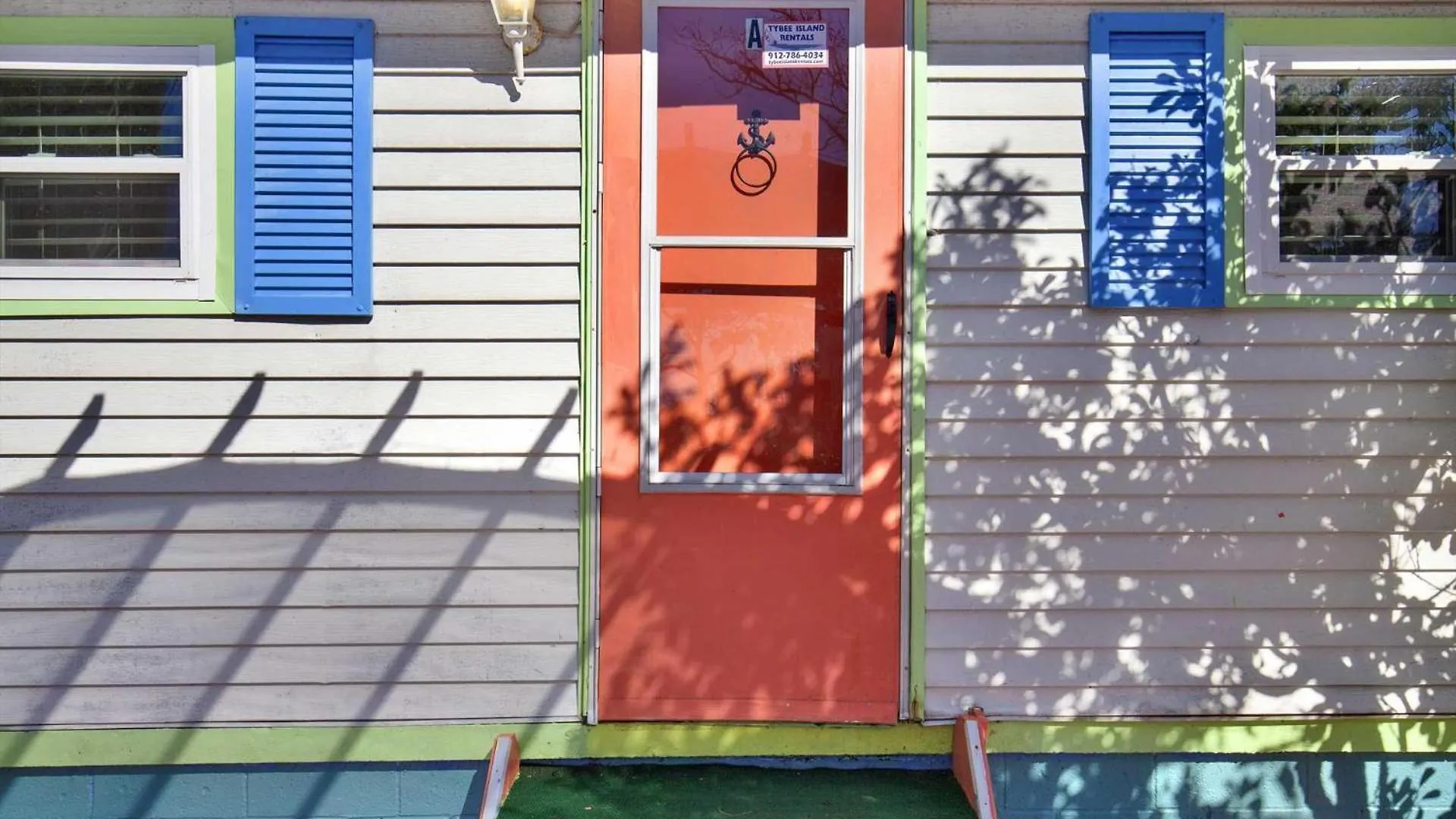 Suncatcher 1508-2nd Avenue A