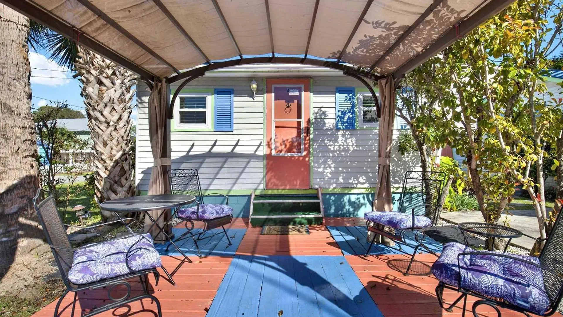 Suncatcher 1508-2nd Avenue A