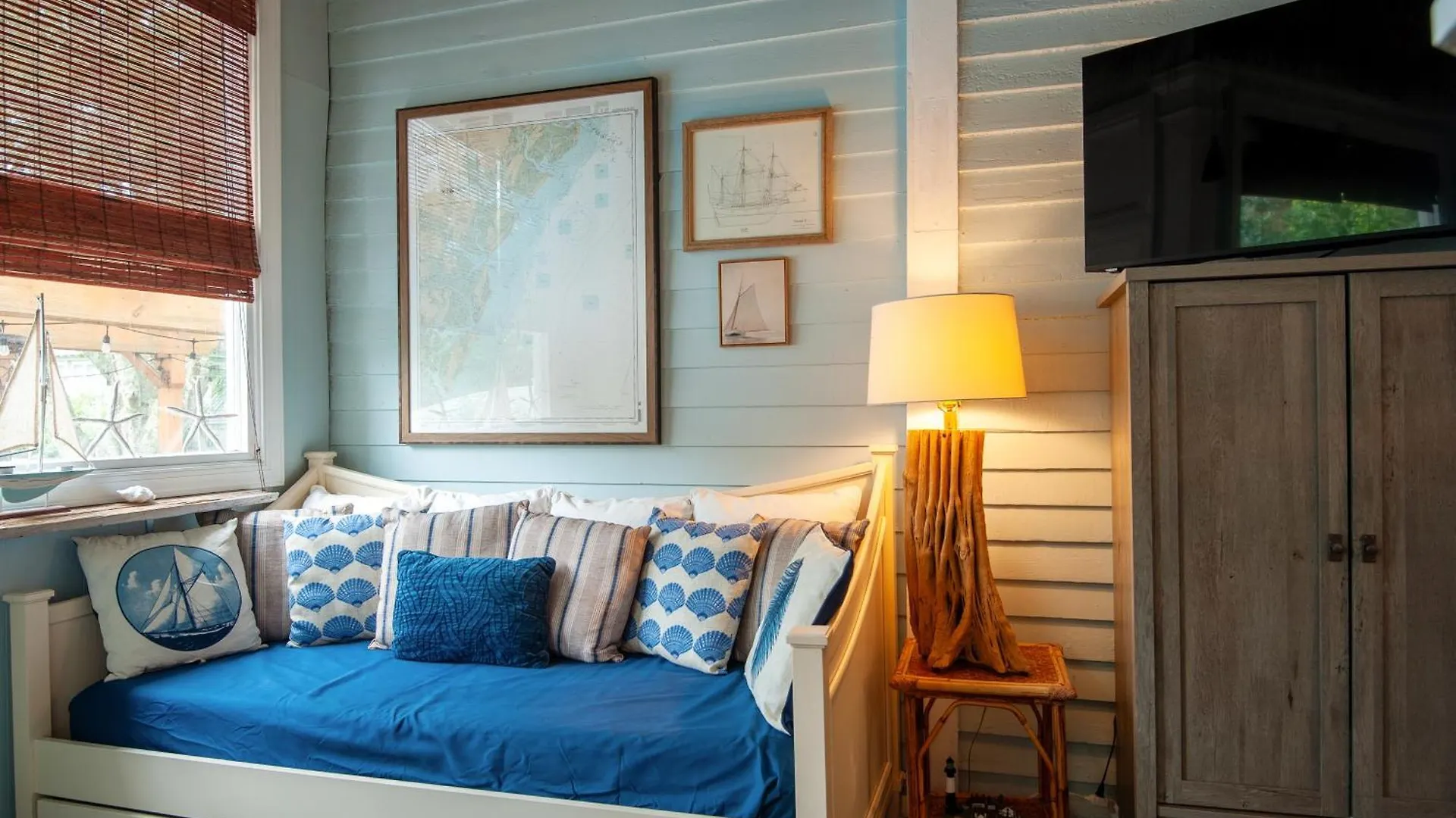 1 The Watch Bed & Breakfast *