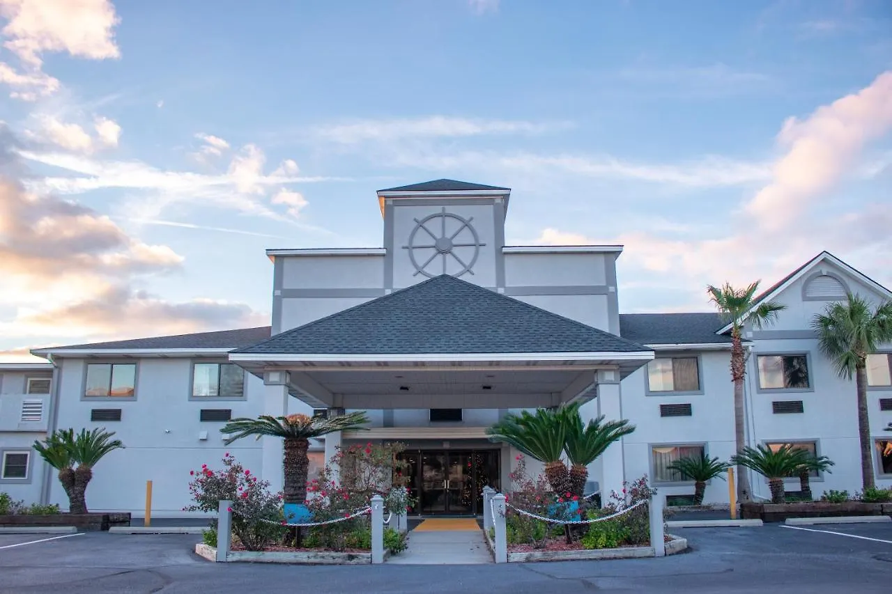 Admiral's On Hotel